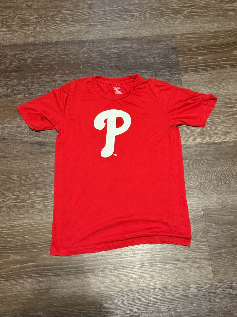 Genuine Merchandise Red Crewneck Philadelphia Phillies Tee